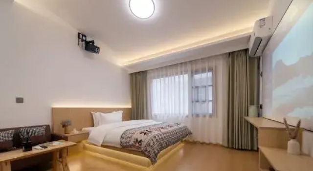 Люкс Instant • Audiovisual Homestay (Tianmen Mountain Cableway Station Branch)