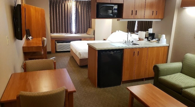 Двухместный люкс Deluxe Parry Sound Inn & Suites