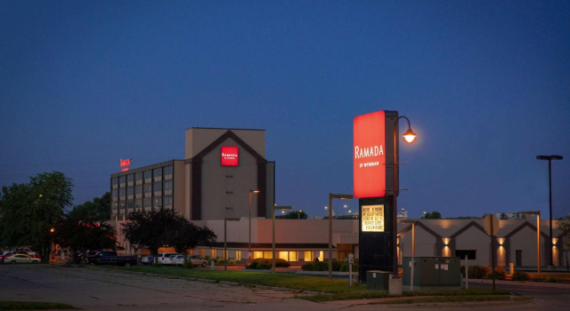 Ramada Cedar Rapids, 预订 酒店 锡达拉皮兹 爱荷华州