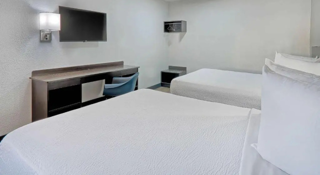 Четырёхместный номер Standard Motel 6-Lancaster, CA