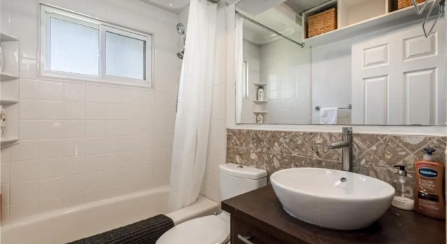 Бунгало с видом на сад V-Home by Heritage park and Glenmore Reservoir