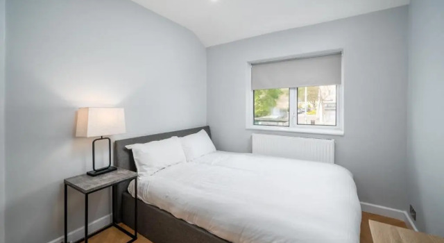 Апартаменты Skyline Serviced Apartments - Flat B Rockingham Way