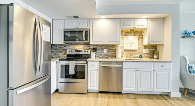 Апартаменты Oceanfront South Carolina Retreat - Pool & Balcony