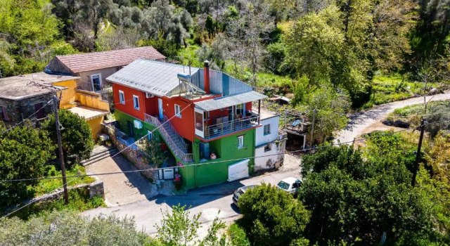 Апартаменты Zois Stone House
