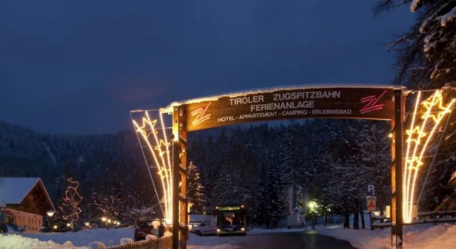 Appartementhaus Ferienanlage Zugspitzblick, Забронировать Отель Отели Тироля с бассейном, Бассейн