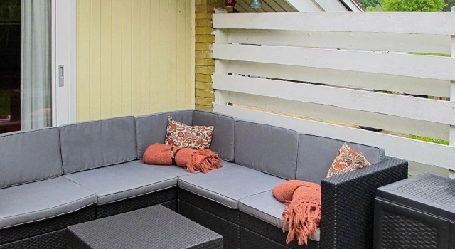 Seaside Holiday Home for 4 in Askeby