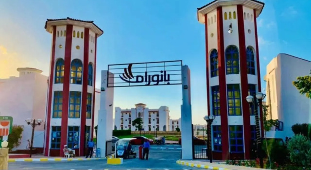 شاليه بحديقة يري البحر , بانوراما بيتش ريزورت , الساحل الشمالي The North Coast , Sea View Garden Chalet, Book Chalet Hoteller i Marsa Matrouh med parkering, Parkering
