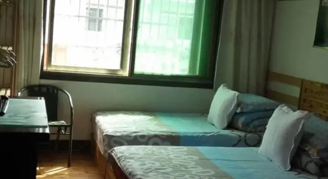 Summer Inn Fenghuang