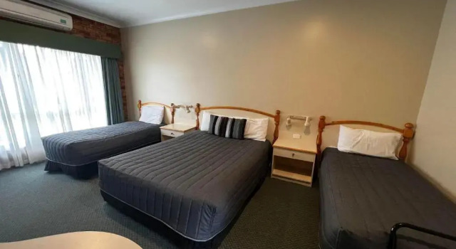 Четырёхместный номер Standard Tumbarumba Motel & Elms Restaurant