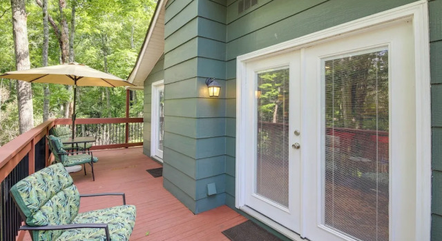 Quaint Smoky Mountain Cabin - 4 Mi to Gatlinburg!