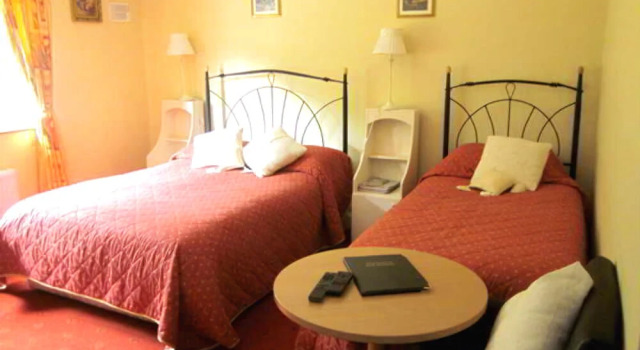 Pine Forest House, Buchen Sie Hotel Blarney County Cork