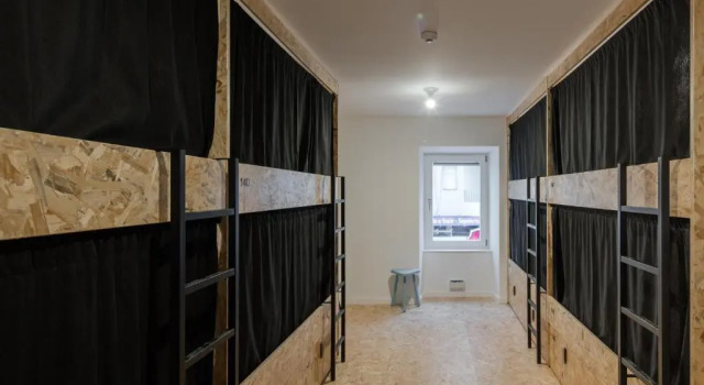 Кровать в общем номере Hostel Conii & Suites Algarve