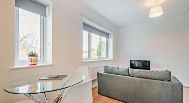 Glanville Road, Apartments