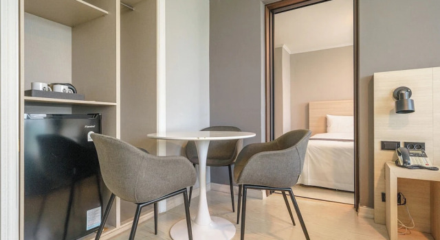 Четырёхместный семейный номер Standard с видом на озеро Gyeongpo Soo Hotel