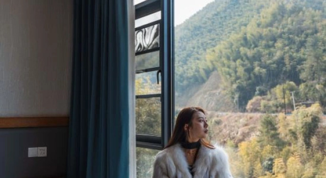 Двухместный люкс с 2 комнатами с видом на горы Yuye Xipan Holiday Parent-child Mountain Ye Suxi Meishu (Anji Shenxi Canyon Drifting Store)
