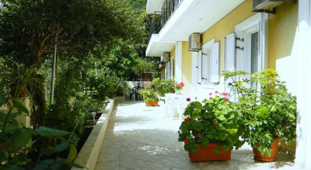 Апартаменты Цокольный этаж ARISTON APARTMENTS