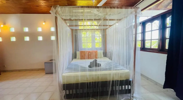Bougain Villa Sea View, Book Villa Sommerhuse i Thalaramba, Hytte