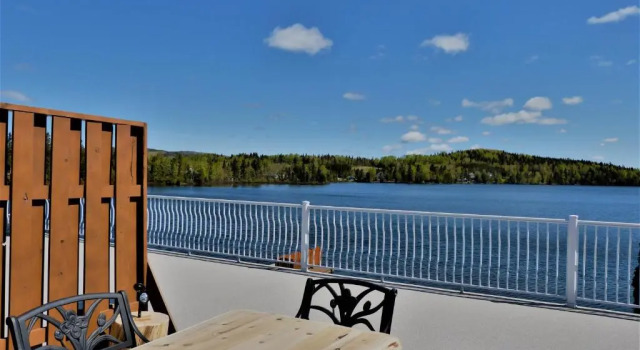 Четырёхместный номер Superior Auberge Du Lac Malcom