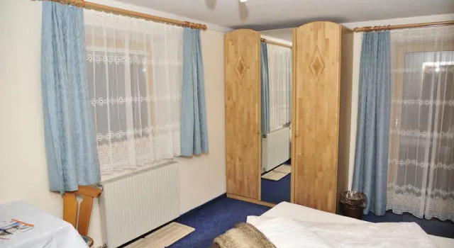 Gästehaus Annemarie, Rezerwuj Hotel Hotele w Tyrol z parkingiem, Parking