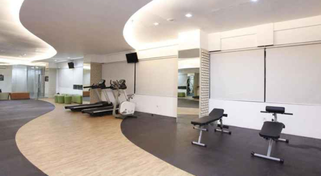 Simple Studio Room at Grand Serpong Apartment By Travelio
