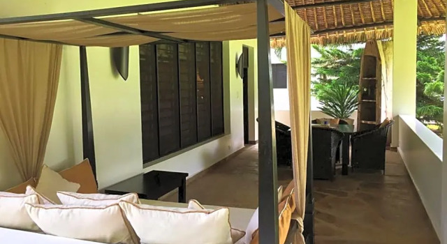 Galu 723-Private Ocean Club, Book Hotel Hotels in Coast Region with Parking, Parking