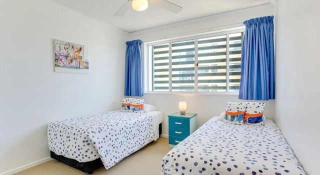 Апартаменты с 2 комнатами с балконом и рядом с пляжем Coral Sea Apartments