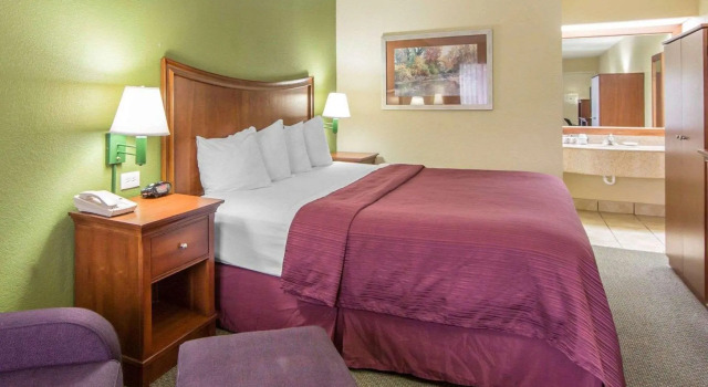 Двухместный номер Standard Quality Inn Merchants Drive