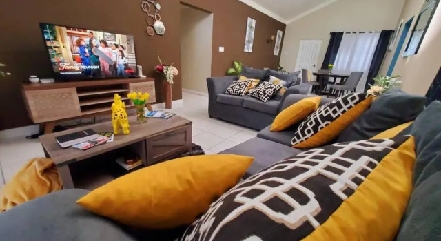 Коттедж Modern, Stylish 4-BR Home Cherry Gardens Kingston