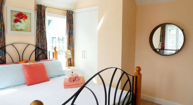 Bnb on Hagley Park, Christchurch Central, A free ride to Railway Station, Забронировать Отель «постель и завтрак» Отели Крайстчёрч с парковкой, Парковка