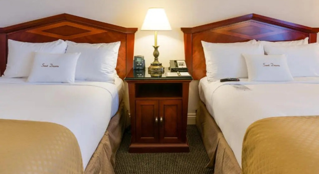 Четырёхместный номер Deluxe DoubleTree by Hilton Torrance - South Bay