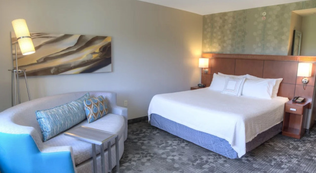 Люкс c 1 комнатой Courtyard by Marriott Mobile Daphne Eastern Shore