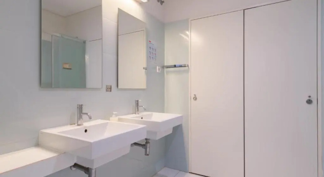 Кровать в общем номере Porto Lounge Hostel & Guesthouse by Host Wise