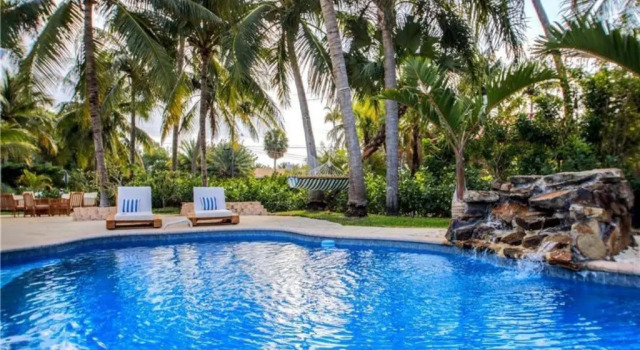 Вилла Swaying Palm Beach House