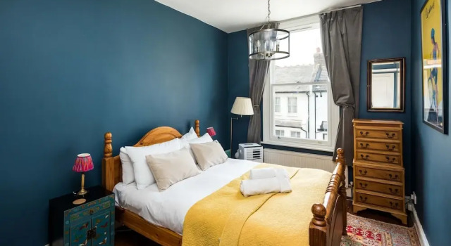 Elegant And Peaceful 2Bd Apt - Barons Court/London, Забронировать Апартаменты/квартира Лондон Большой Лондон, рядом с Больница Чаринг-Кросс