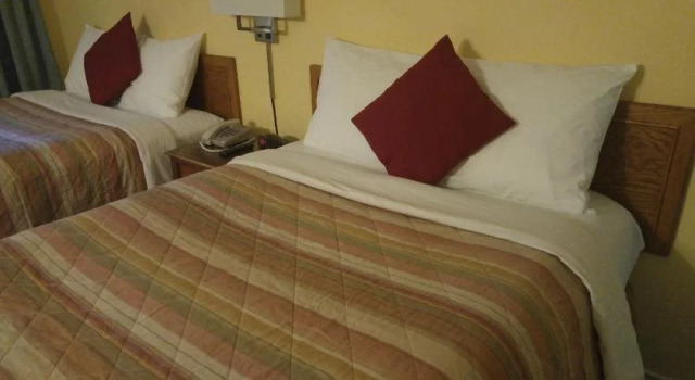 Robbers Roost Motel