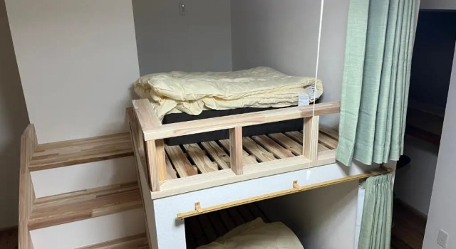 Кровать в общем номере (женский номер) ゲストハウスまちかど Guest House MACHIKADO