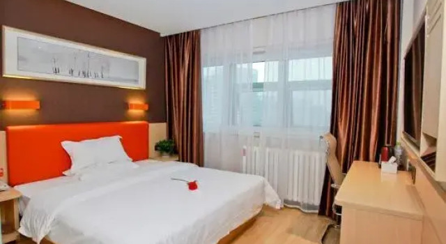 7 Days Premium Hotel (Jinan Quancheng Plaza Qilu Hospital), Rezerwuj Hotel Hotele w Jinan z parkingiem, w pobliżu Black Tiger Spring, Parking