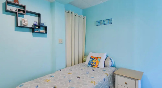 Simple North Wildwood Condo - Steps to Beach!, Забронировать Апартаменты/квартира Отели Норт-Вайлдвуд с парковкой, Парковка