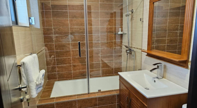 Апартаменты Executive Mansah Plus Hotel and Apartments