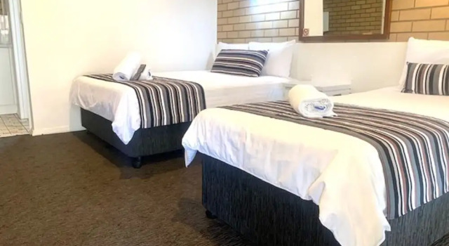 Четырёхместный номер Standard Albury City Motel