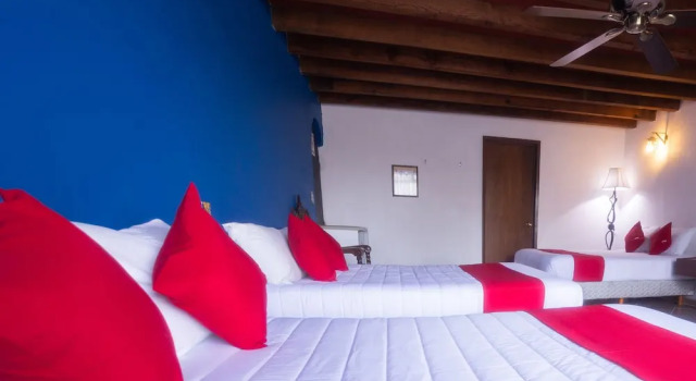 Семейный номер Standard с балконом Hotel Boutique Don Porfirio