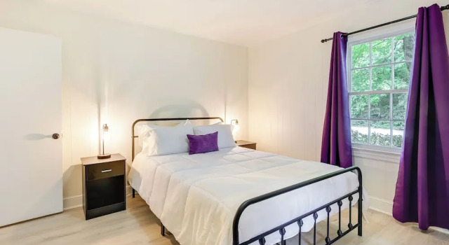 Коттедж Winston-salem Vacation Rental ~ 3 Mi to Downtown!
