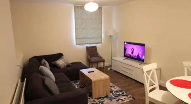 Salisbury Renovated Apartment