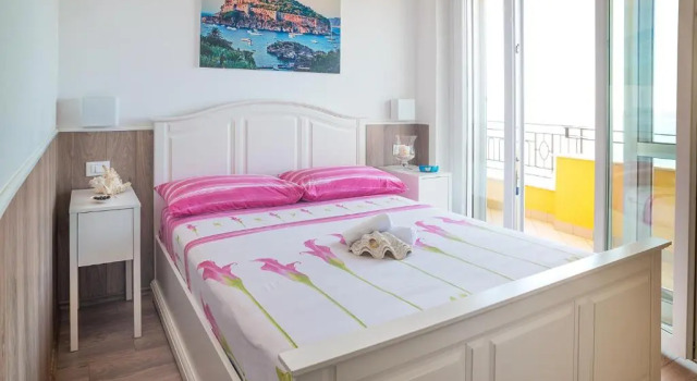 B&B Tramonto Sul Mare (Adults Only), Book Bed and Breakfast Hoteller i Salerno med parkering, Parkering
