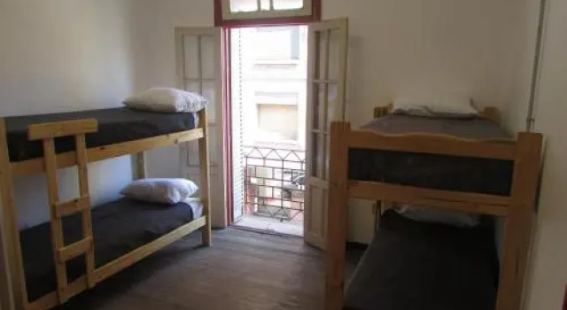 CASA ARTIGAS Hostel, Забронировать Хостел Хостелы Кордовы, рядом с Libertador Theatre, Хостел
