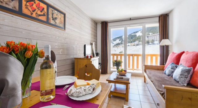 Апартаменты с 2 комнатами с балконом Lagrange Vacances LOrée des Cîmes