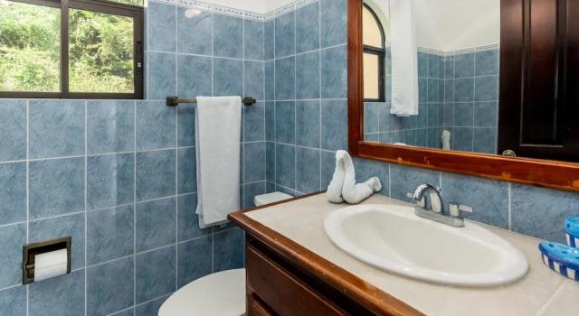 Номер Standard Top-Floor Condo with Sweeping Ocean, Mountain & Marina Views