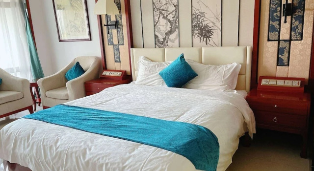Двухместный номер Standard с балконом и с видом на сад Ramada by Wyndham Wanning Resort
