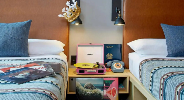Четырёхместный номер Standard Moxy Columbus Short North
