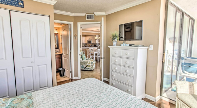 Апартаменты 2 Mi to Golfing: Oceanfront Myrtle Beach Condo